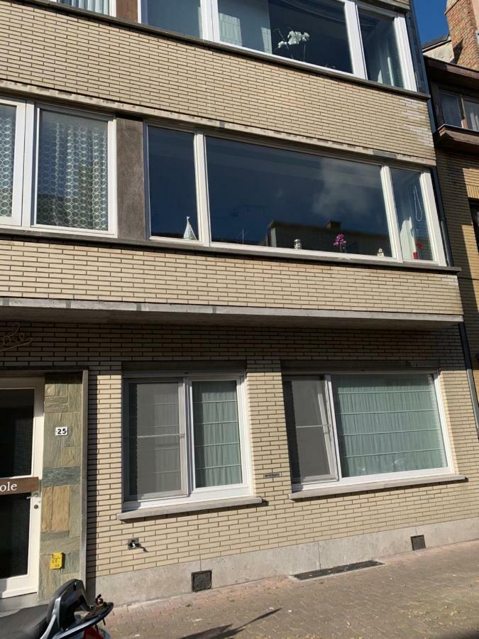 オステンドVakantiewoning Mayaアパートメント エクステリア 写真